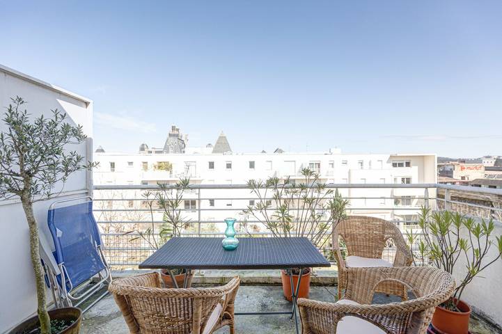 Appartement de vacances pour 4 personnes, avec Balcon ainsi que Terrasse et Piscine