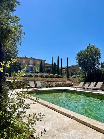 Maison d’hôte pour 2 personnes, avec jardin ainsi que vue et piscine à Gordes