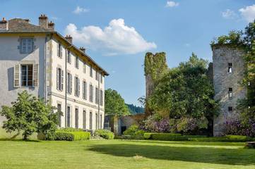 Chambre d’hôte pour 4 personnes, avec vue ainsi que piscine et jardin dans la Creuse