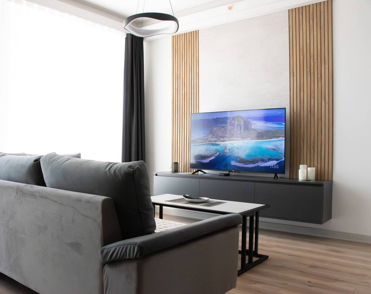 Ganze Wohnung, Deluxe-Apartment mit zwei Schlafzimmern und Pool im 5. Stock in Skopje, Nordmazedonien