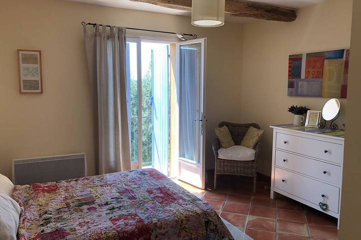 Location de vacances pour 8 personnes, avec balcon et jardin à Entrecasteaux - 3