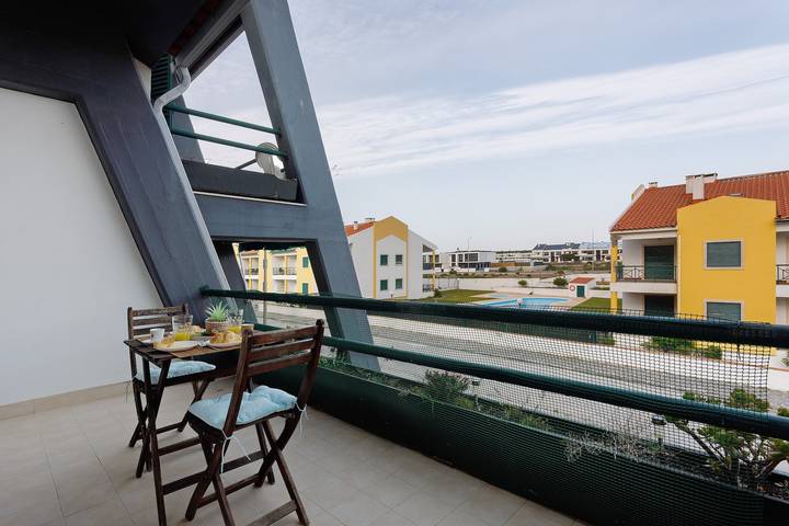 Entire apartment, Pedra do Ouro Yoga Retreat Apartment near Beach and Pool in Pedra do Ouro, Marinha Grande