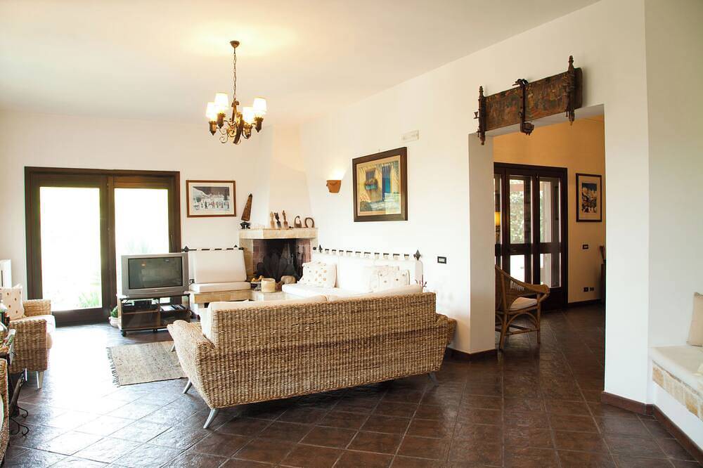 Escalier Villa Prestigieuse Avec 11 Lits, Piscine, Panorama de la plage à 250m in Leporano Marina, Leporano