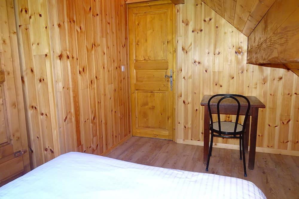 Apartamento entero, 4/6 person duplex apartment in chalet, balcony, swimming pool in La Chapelle-en-Valgaudémar, Parque Nacional de los Ecrins