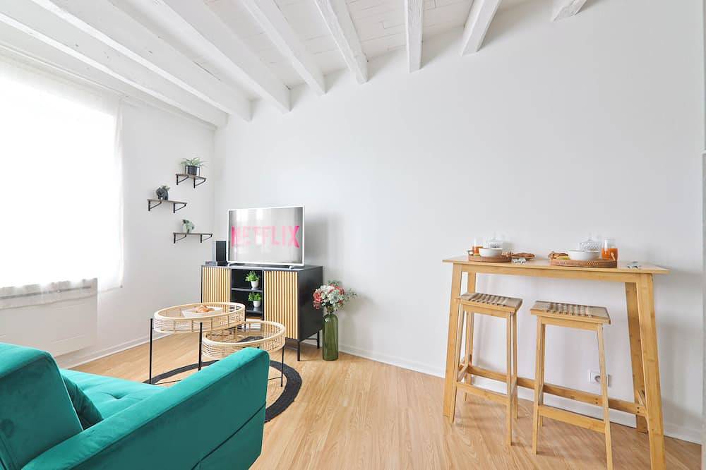 Apartamento entero, Évasion Urbaine : Studio Cosy à Deux Pas de la Nature in Étampes, Essonne