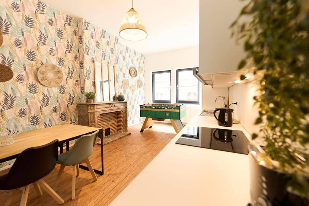 Appartement entier, Three-Bedroom Apartment in Mons (Hennegau), Hainaut