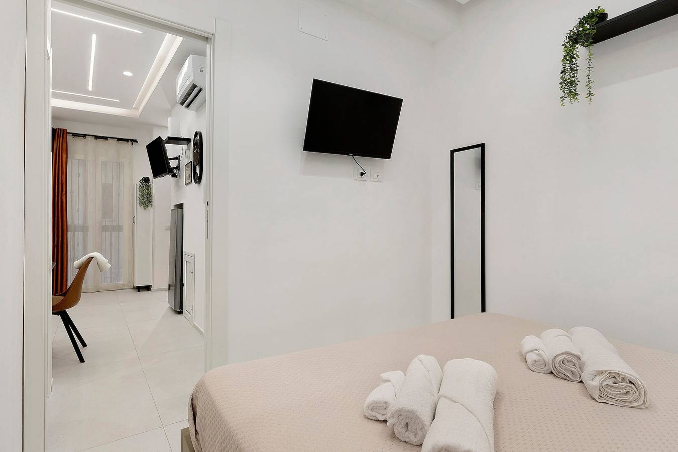 Appartamento intero, Appartamento 'Sj Amuri Cuore Della Città' con Balcone, Wi-Fi e Aria Condizionata in Castellammare (Palermo), Palermo