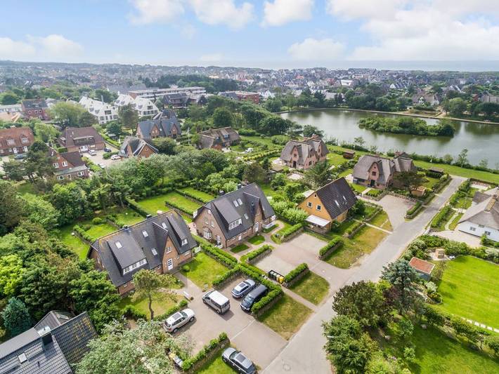 Ganze Ferienwohnung, Carin, App. 1 - De-Luxe Dorfteich-Flair. in Nordfriesische Inseln (Schleswig-Holstein) (Schleswig-Holstein), Wenningstedt