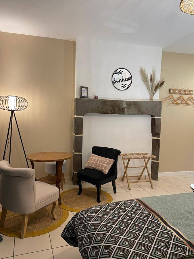 Double Room with Private Bathroom in Saint-Flour, Région de Saint-Flour