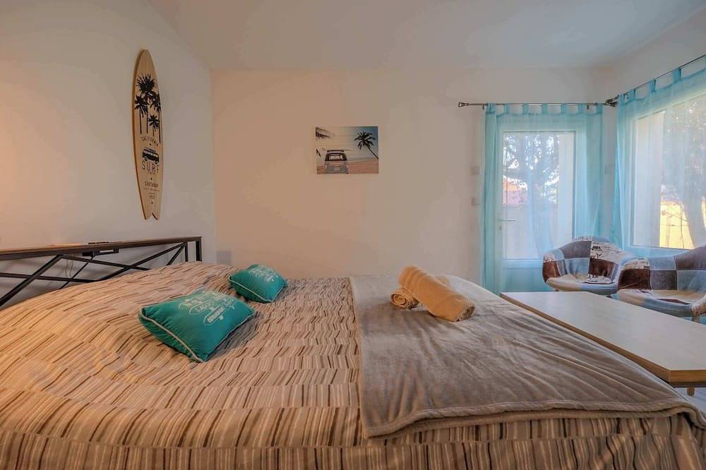 Entire apartment, Dauphin Aparthotel - Kiwi Residence in Aytré, La Rochelle region