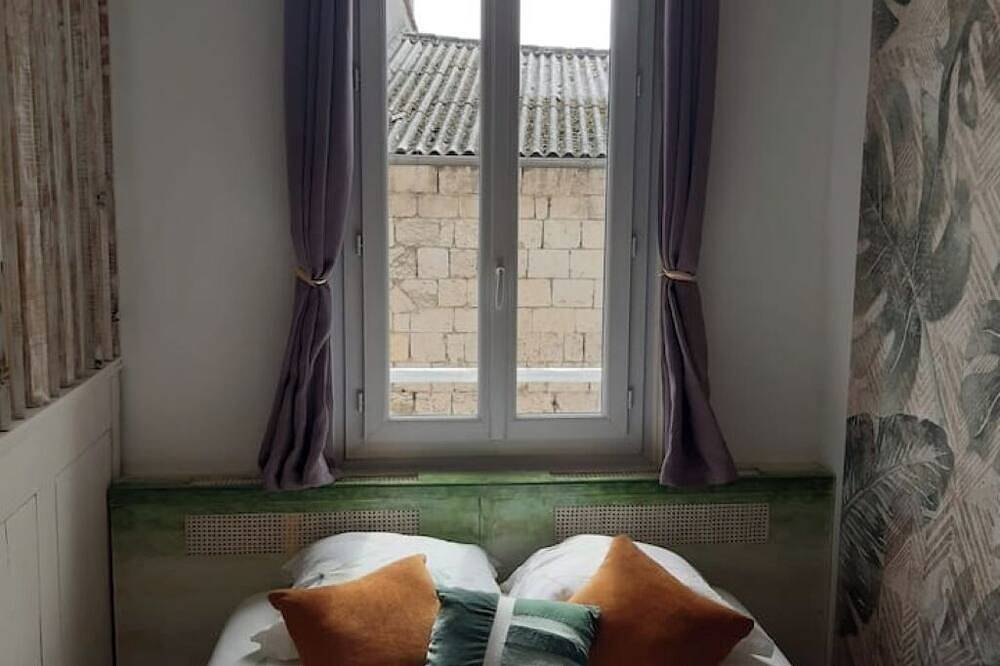 Entire apartment, Cosy studio in the heart of Libourne - Calm & Stone walls in Libourne, Libourne region