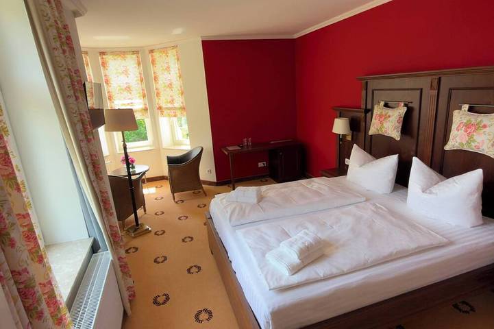 Villa für 25 Personen, mit Pool und Sauna sowie Garten, mit Haustier im Zittauer Gebirge - 4