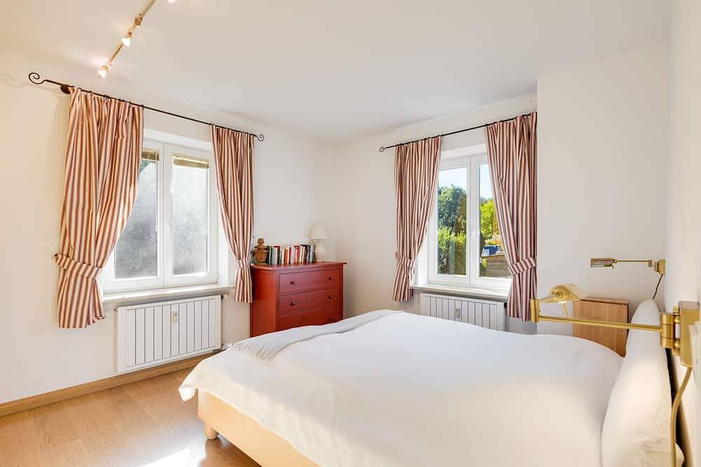 Ganze Wohnung, Ferienwohnung Tegernsee-Blick - Tegernsee-Blick mit Bergblick in Gmund, Bayerische Alpen