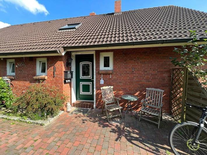Ferienwohnung für 2 Personen, mit Terrasse und Garten in Emden