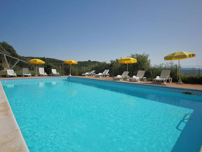 Agriturismo per 4 persone, con Terrazza e Piscina in Umbria