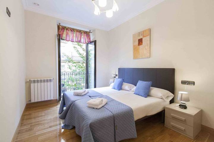 Apartamento entero, Camelot | The Rentals Collection in Playa de la Concha, San Sebastián