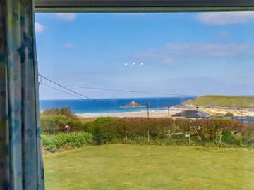 Holiday Home for 8 People in Crantock, Cornwall, Photo 3