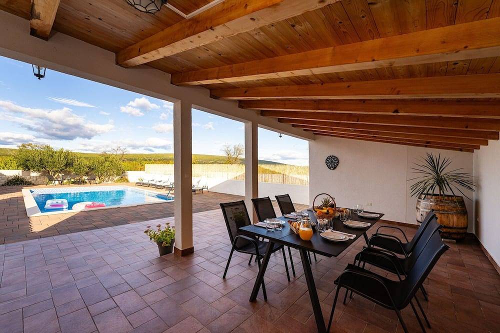 Friedliche Villa in der Nähe der Krka-Wasserfälle in Skradin, Šibenik-Knin