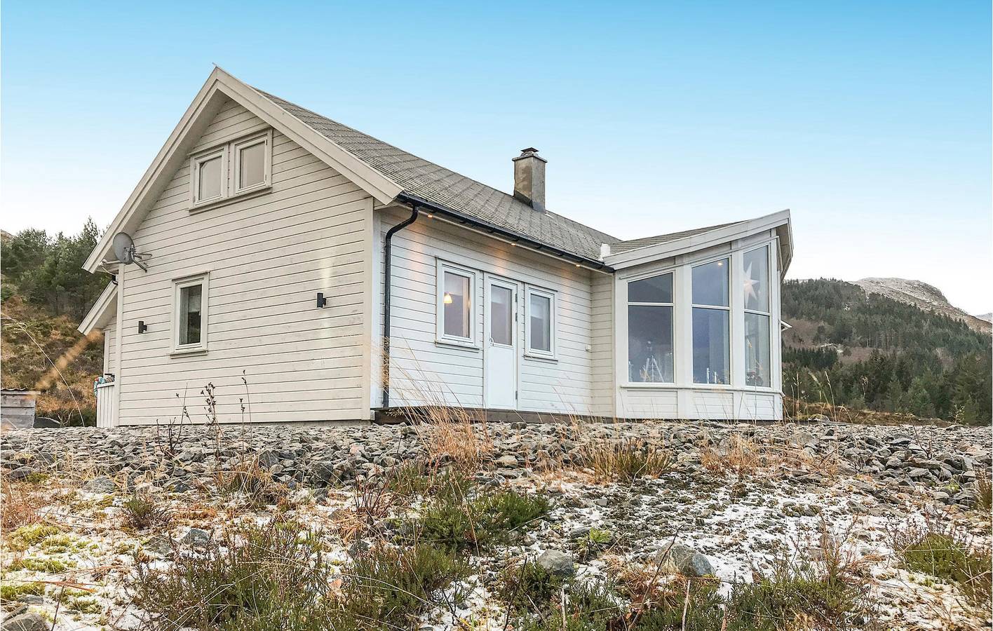 Maison de vacances pour 8 personnes avec jardin in Selje