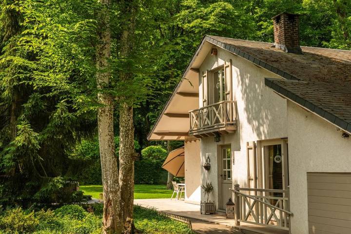 Chalet voor 8 personen, with Whirlpool and Terras as well as Tuin and Sauna in Durbuy