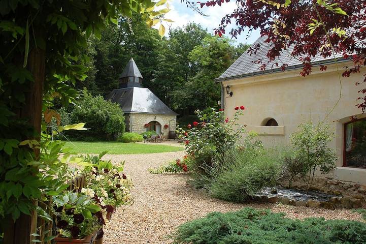 Gîte pour 2 personnes, avec Terrasse ainsi que Jardin et Piscine