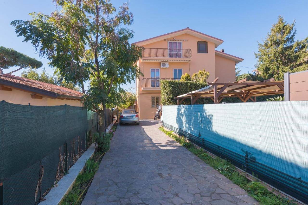 Travelershome Ciampino&Morena Guesthouse in Casal Morena, Roma