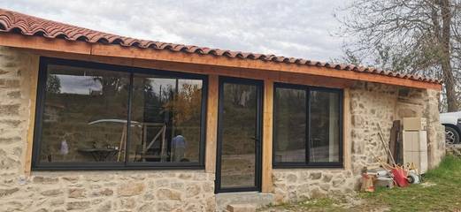 Maison de campagne pour 4 personnes, avec vue ainsi que terrasse et jardin dans La Chapelle-d'Aurec