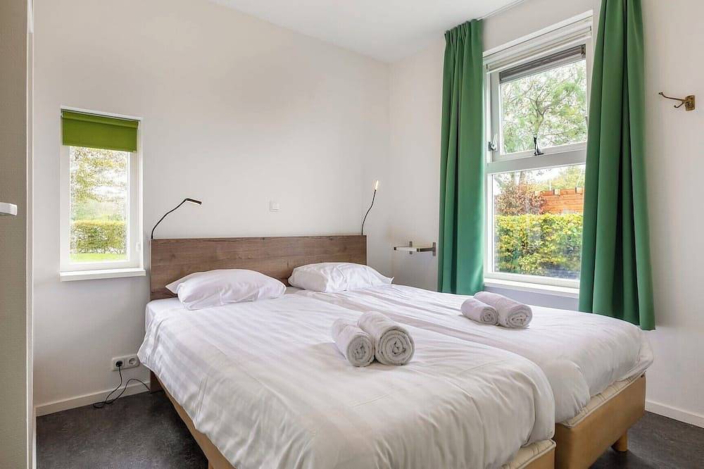 Semi-detached bungalow for 4 persons in Friesland