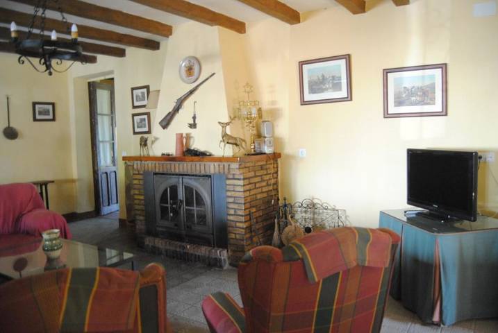 Casa rural para 12 personas, con Terraza además de Jardín y Vistas en Almonaster la Real