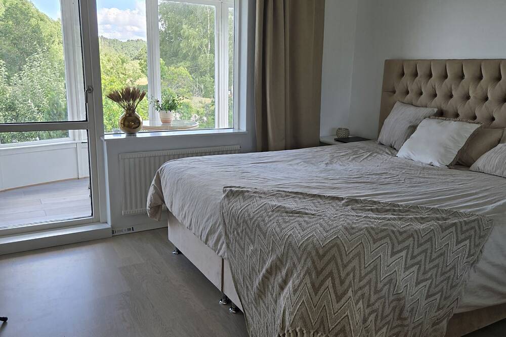 Stunning 6 room house in Stockholm with a botanical garden and lakeview in Botkyrka, Schwedische Ostsee