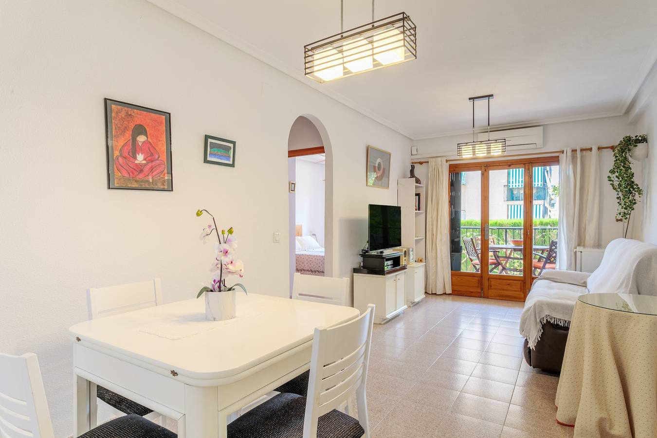 Apartamento entero, Apartamento 'Palmera V' con terraza privada y jardín privado in Santiago Bernabeu, Santa Pola