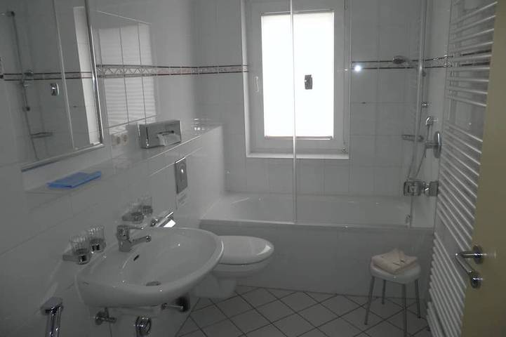 Apartamento entero, Amplio apartamento en una zona céntrica y tranquila, a sólo 50 metros de la playa in Seebad Heringsdorf, Heringsdorf