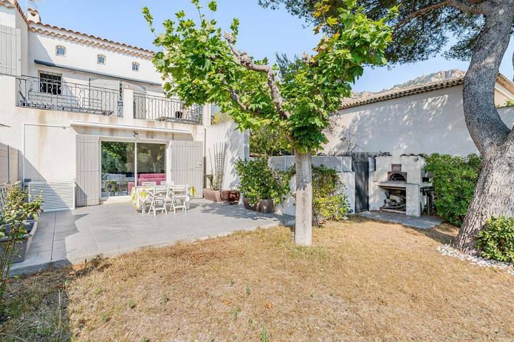 Gîte pour 4 personnes, avec jardin et terrasse dans Plage De L Anse De L Arene