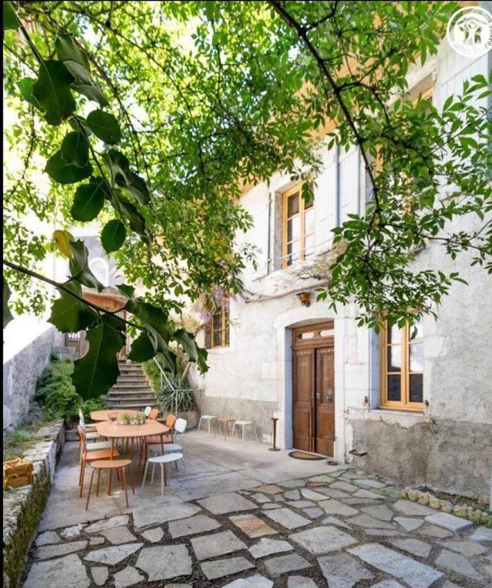 Gîte pour 15 personnes, avec Balcon et Terrasse à Les Échelles