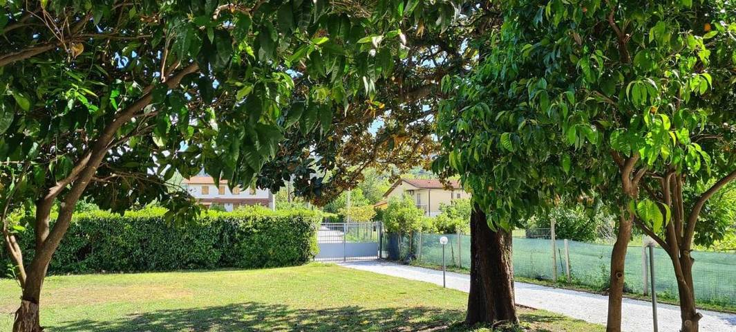 Ferienhaus für 6 Personen, mit Garten und Ausblick in Ameglia