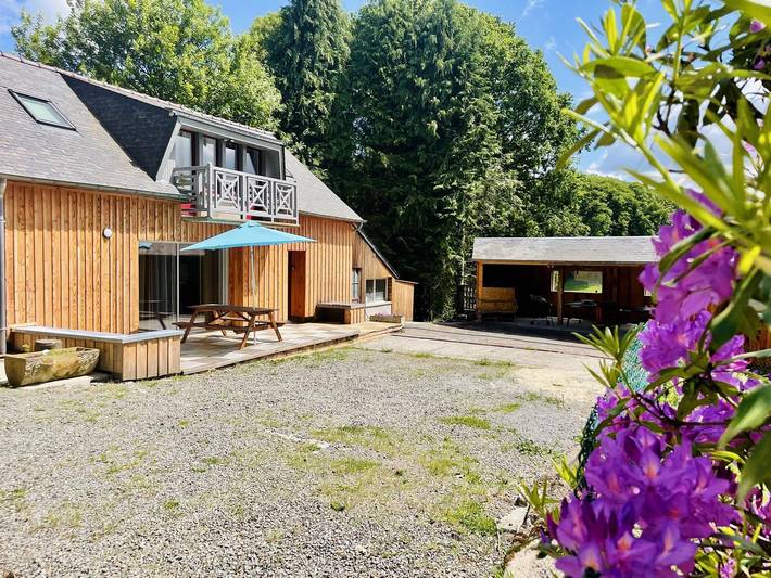 Gîte pour 6 personnes, avec Terrasse ainsi que Jardin et Vue à Saint-Germain-en-Coglès