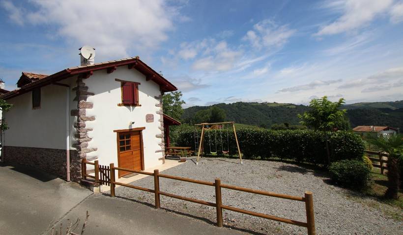 Gîte pour 4 personnes, avec Terrasse et Jardin