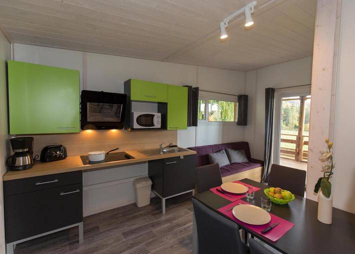 Location de vacances pour 4 personnes, avec vue ainsi que jardin et piscine à Ancelle - 2