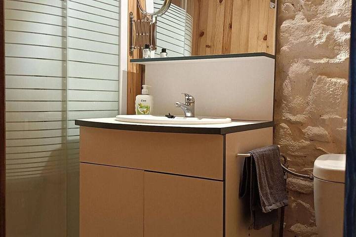 Location de vacances pour 2 personnes, avec jardin à Teilhet - 4