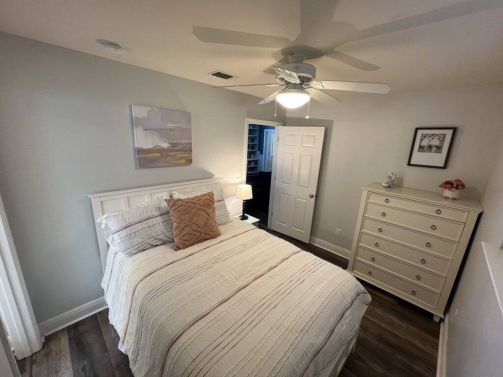 Historic 1890's house in Old Town Bsl. Walking distance to Bsl and the beach. in Bay St. Louis, Mississippi Gulf Coast