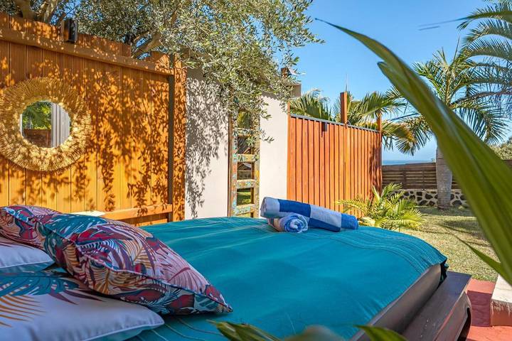 Maison d’hôte pour 2 personnes, avec piscine et terrasse ainsi que jardin et vue à Petite-Île - 2