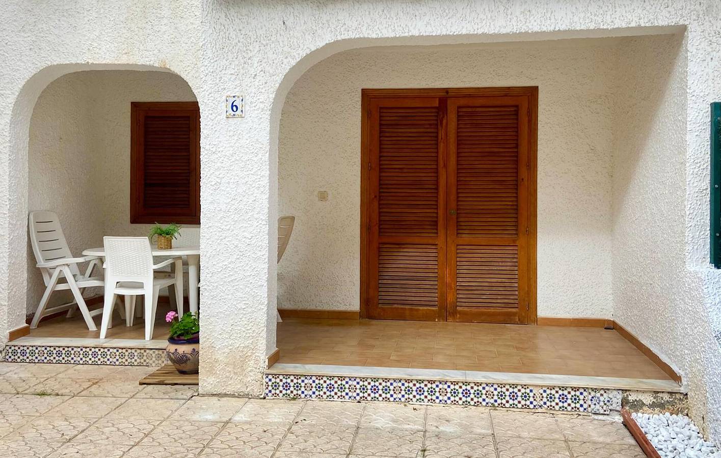 Elegante refugio junto a la playa con piscina y terraza in Torrevieja Centro, Torrevieja
