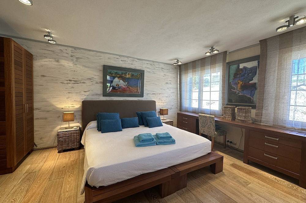 Apartamento entero, Piscina y vistas al mar en Fornells in Fornells, Es Mercadal