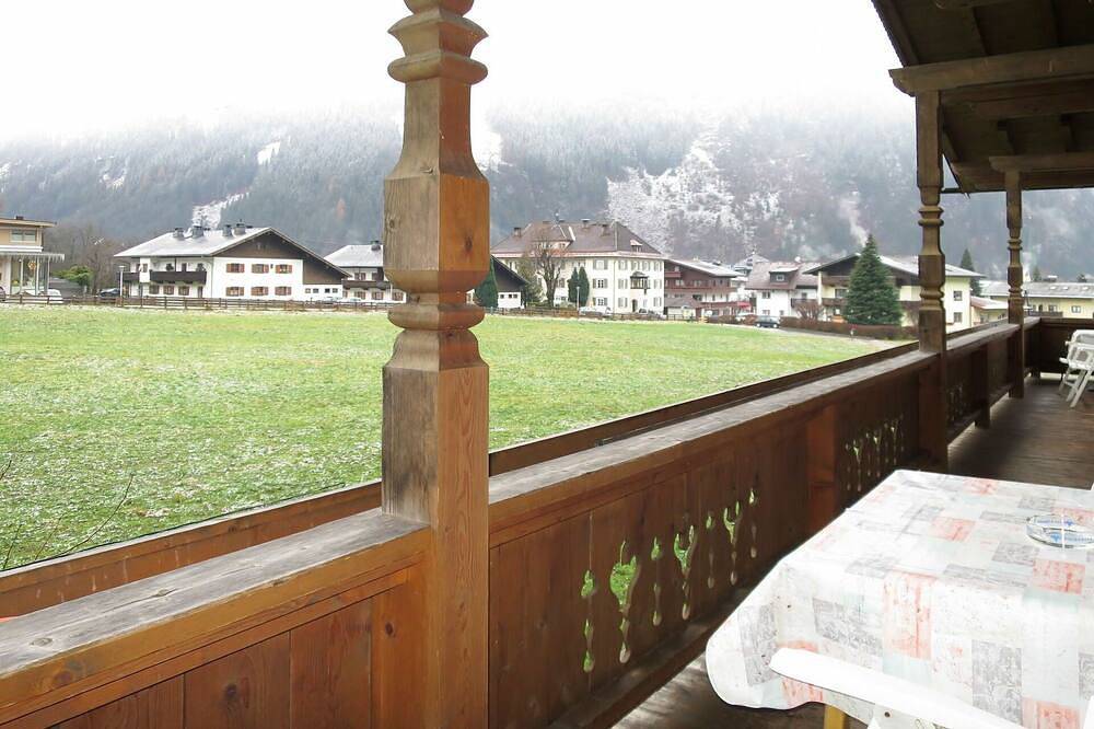 Ganze Wohnung, Herrliche Wohnung für 4 Gäste mit  W-Lan, Tv, Terrasse und Parkplatz in Mayrhofen, Zillertaler Alpen