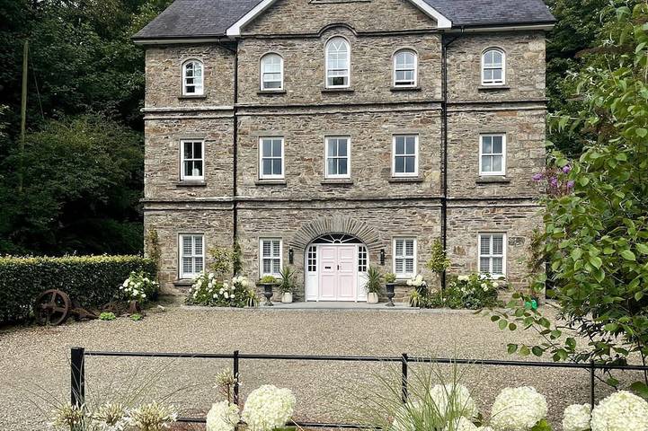 Holiday rental for 18 people, with terrace and garden in County Cork