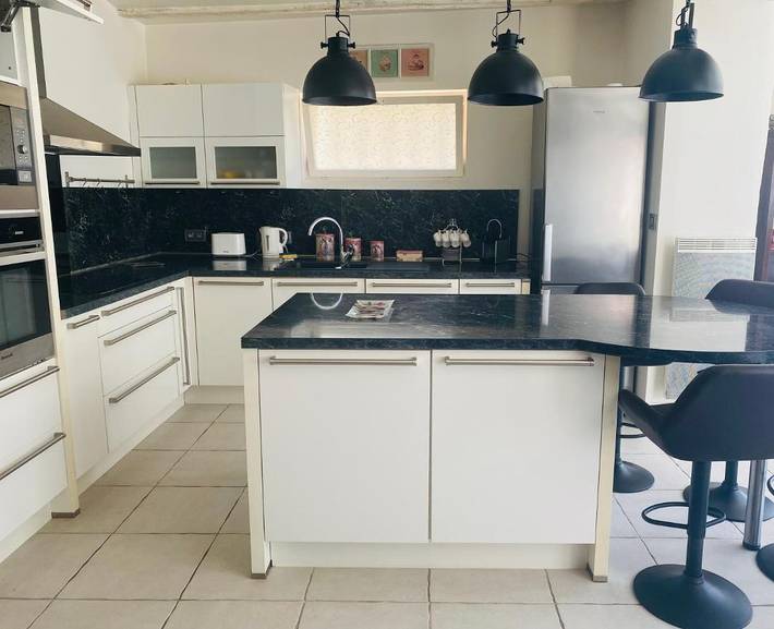 Gîte pour 6 personnes, avec jardin et piscine, adapté aux familles à Provins - 4