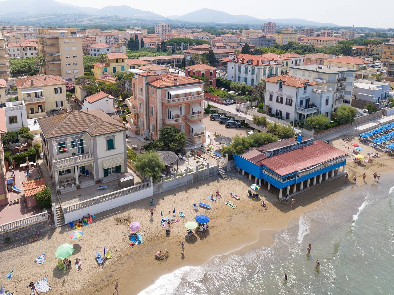 Appartamento intero, Appartamento 'Agata' con giardino in comune, Wi-Fi e aria condizionata in Spiaggia di Rimigliano (San Vincenzo), San Vincenzo