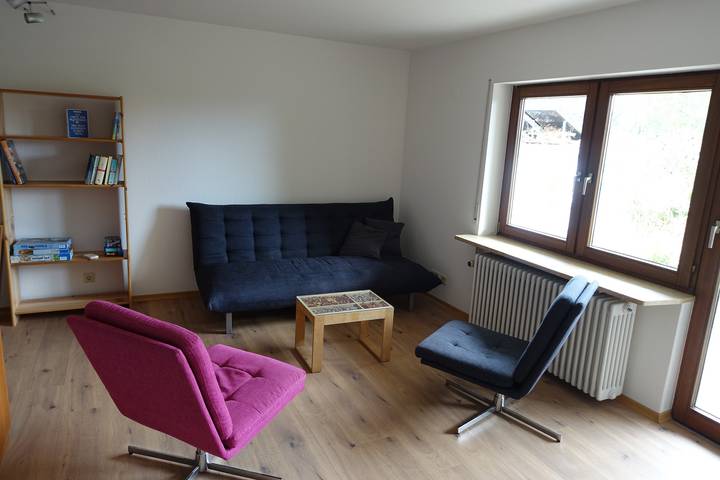 Ganze Wohnung, Frisch renovierte Ferienwohnung in Stockach nahe Bodensee (8 Min. mit dem Auto) – ruhig & zentral in Stockach, Landkreis Konstanz