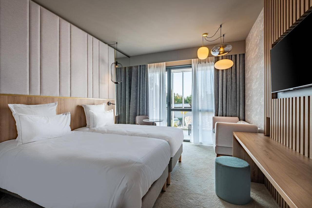 Hôtel pour 2 personnes avec terrasse in Limonest, Lyon et ses environs
