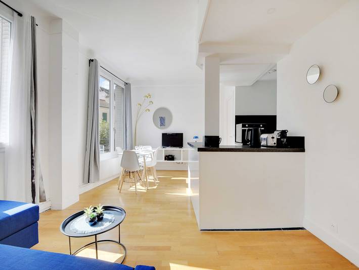Apartamento entero, Acogedor apartamento de 2 dormitorios en el corazón de Suresnes in Suresnes, Altos del Sena